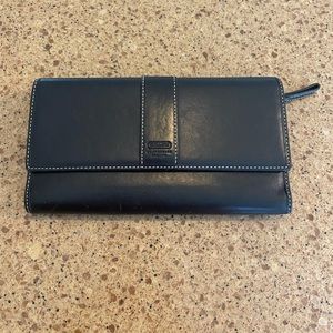 * Authentic* Coach Black Leather Tri-Fold Wallet
